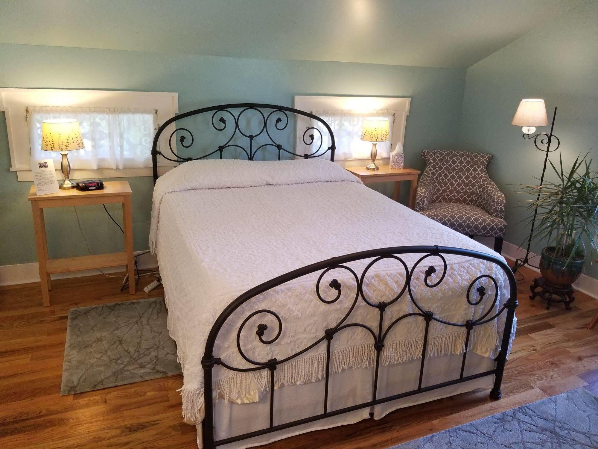 The Blackberry Inn Bed & Breakfast Watkins Glen Exterior foto